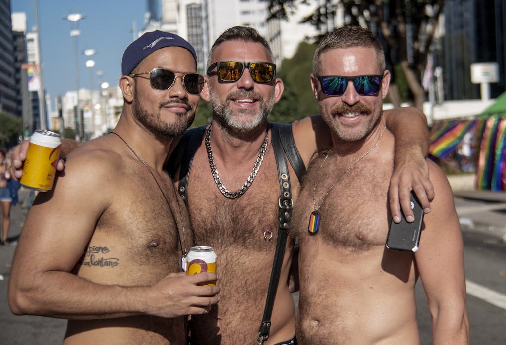 Gay Destination - Shirtless Men