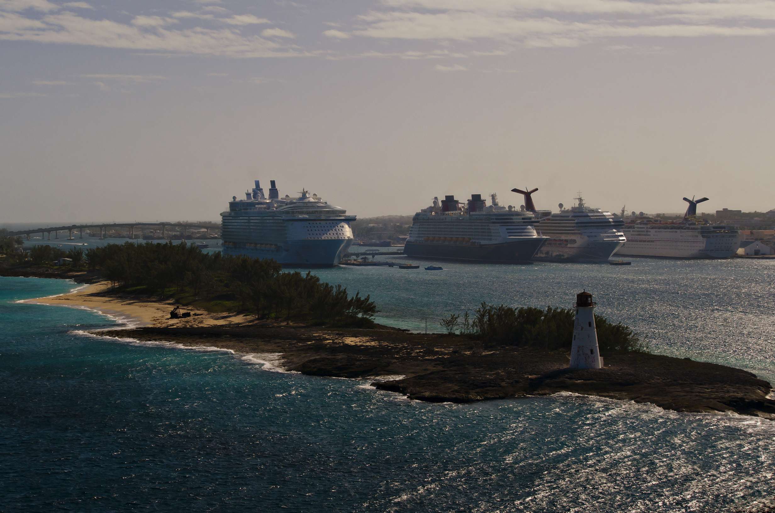 Cruise ships in Nassau Harbor Bahamas — Bahamas Caribbean gay cruise port